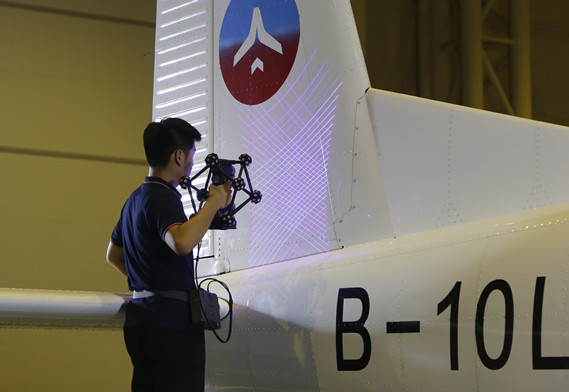 高速3Dスキャンを備えた光学追跡3Dスキャナー